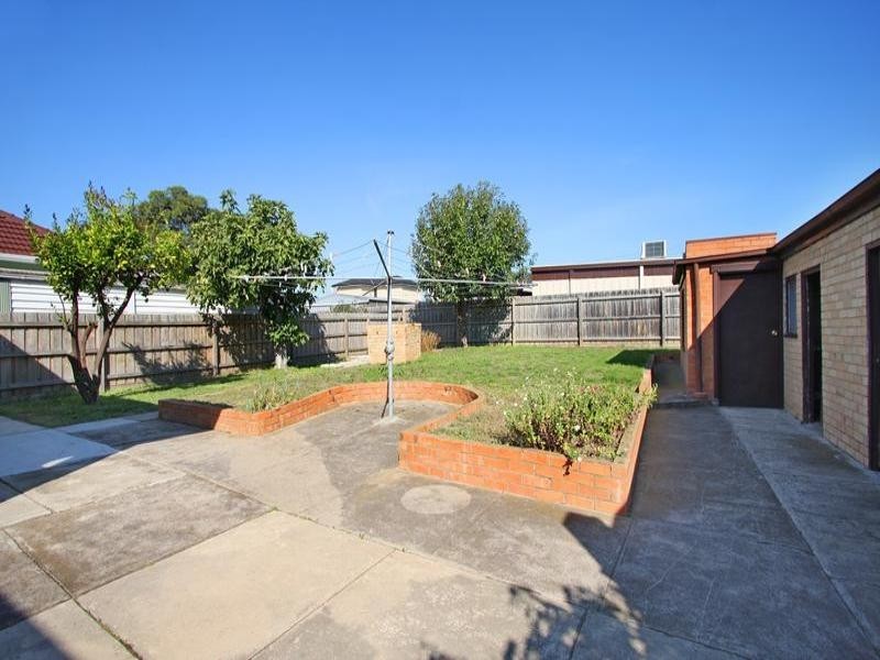 20 Surrey Crescent, Oakleigh East VIC 3166