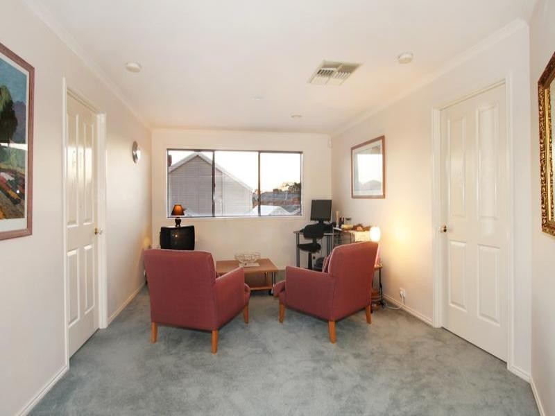 3 Kinrade Street, Hughesdale VIC 3166