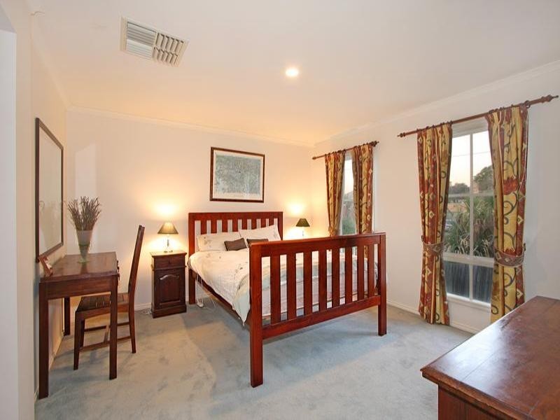 3 Kinrade Street, Hughesdale VIC 3166