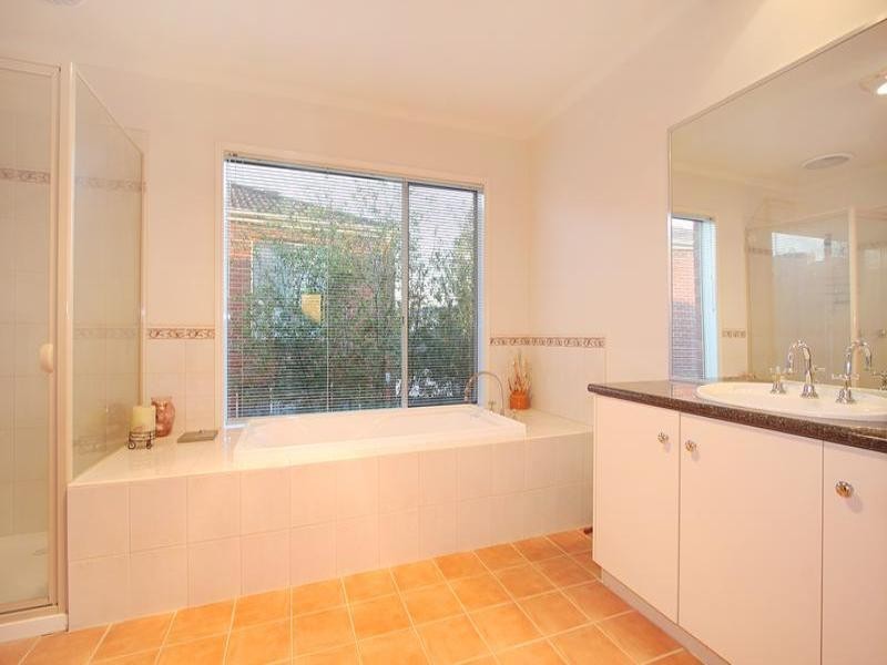 3 Kinrade Street, Hughesdale VIC 3166