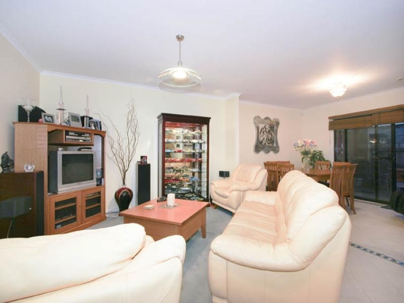 2/10 Stockdale Avenue, Clayton VIC 3168