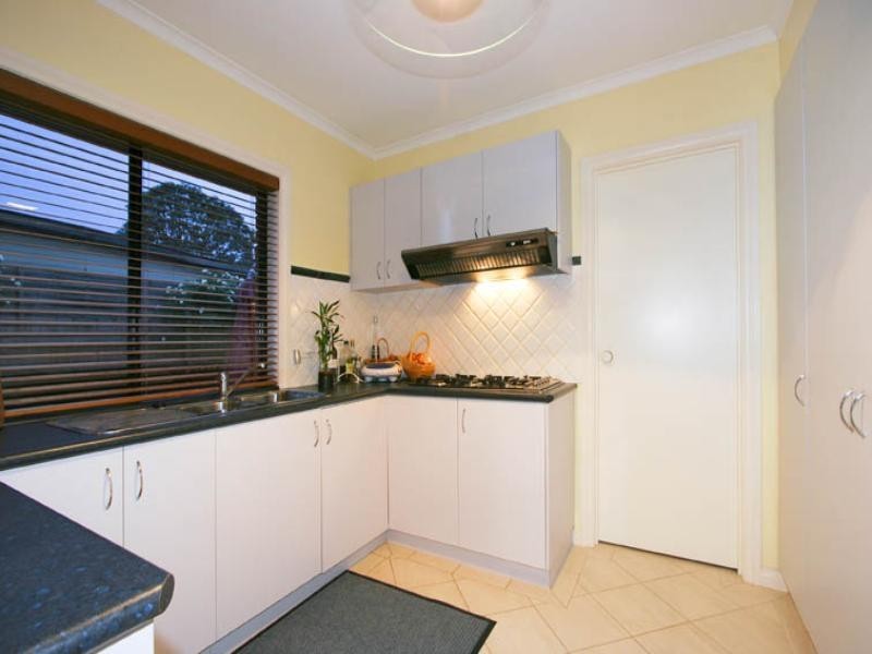 2/10 Stockdale Avenue, Clayton VIC 3168