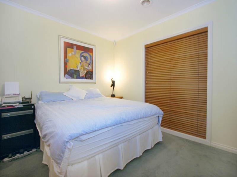 2/10 Stockdale Avenue, Clayton VIC 3168