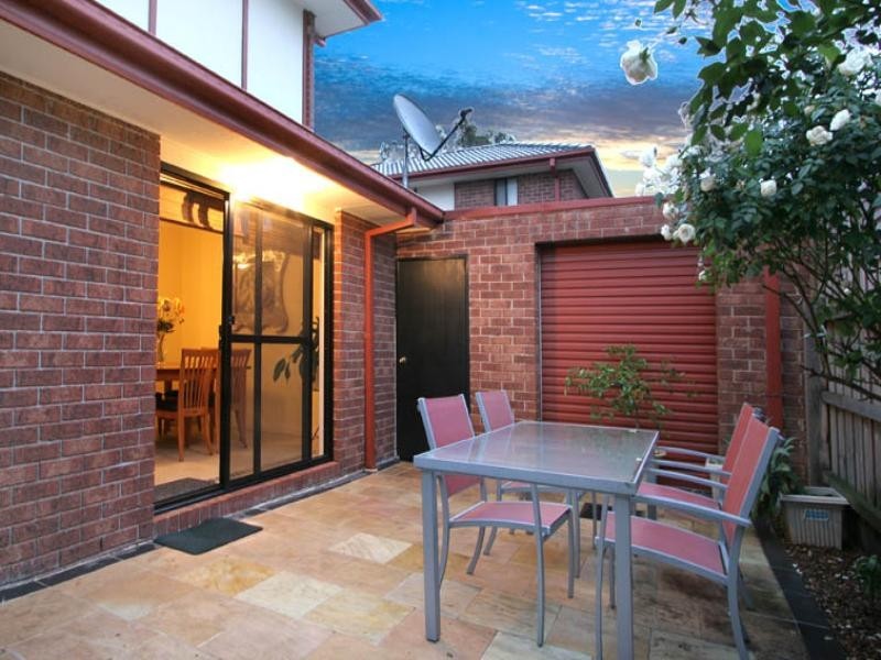 2/10 Stockdale Avenue, Clayton VIC 3168
