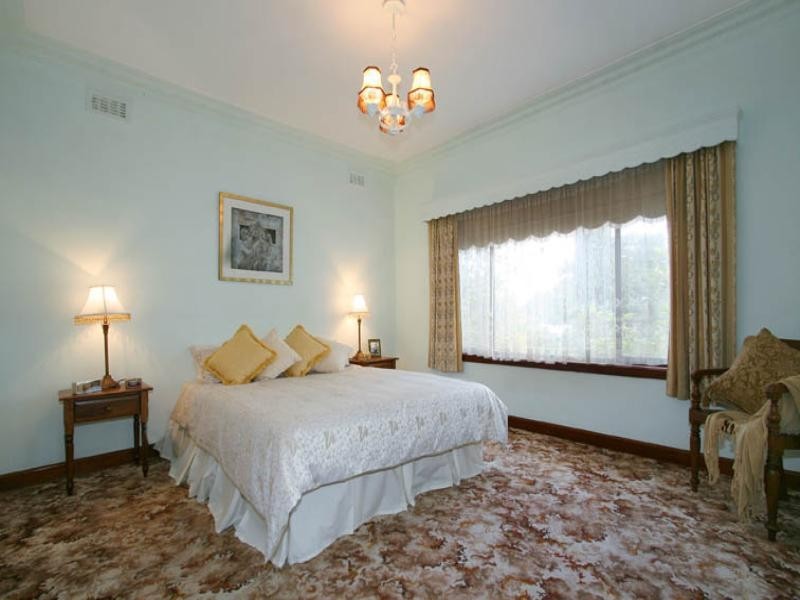 24 Gordon Avenue, Oakleigh East VIC 3166