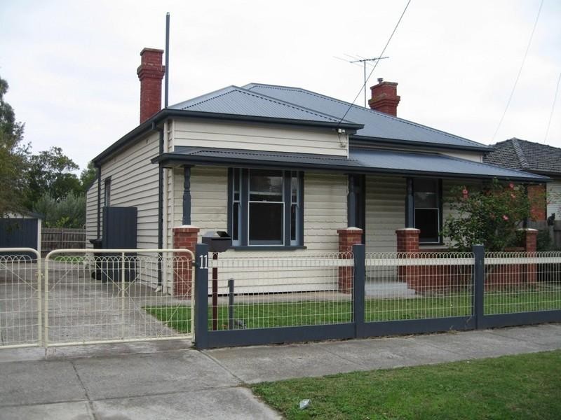 11 Earlstown Road, Hughesdale VIC 3166