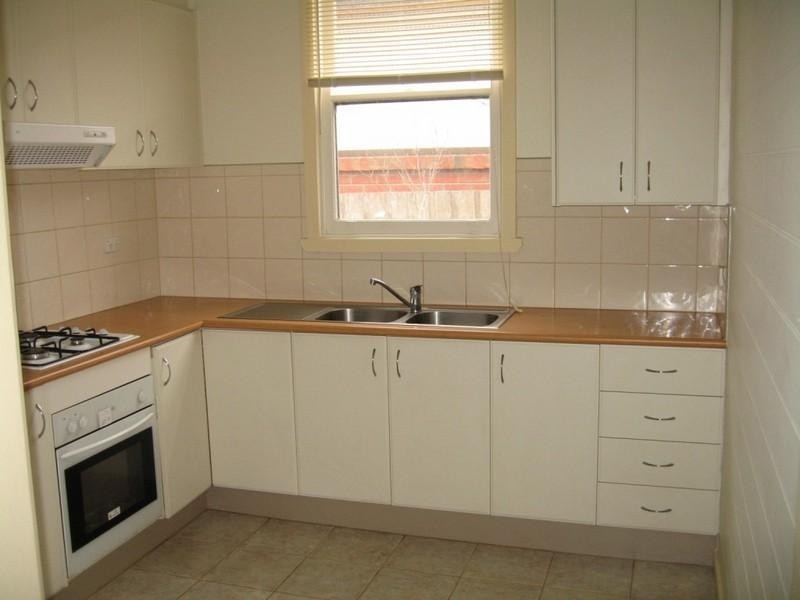 11 Earlstown Road, Hughesdale VIC 3166