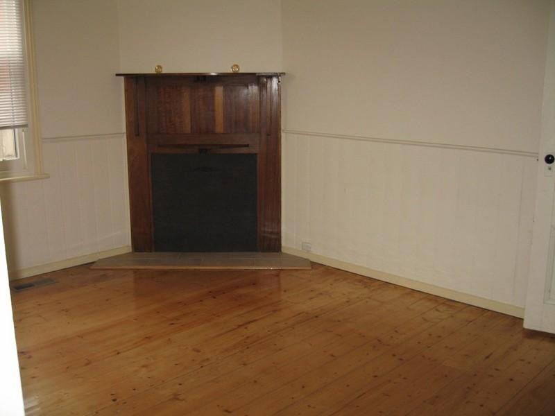 11 Earlstown Road, Hughesdale VIC 3166