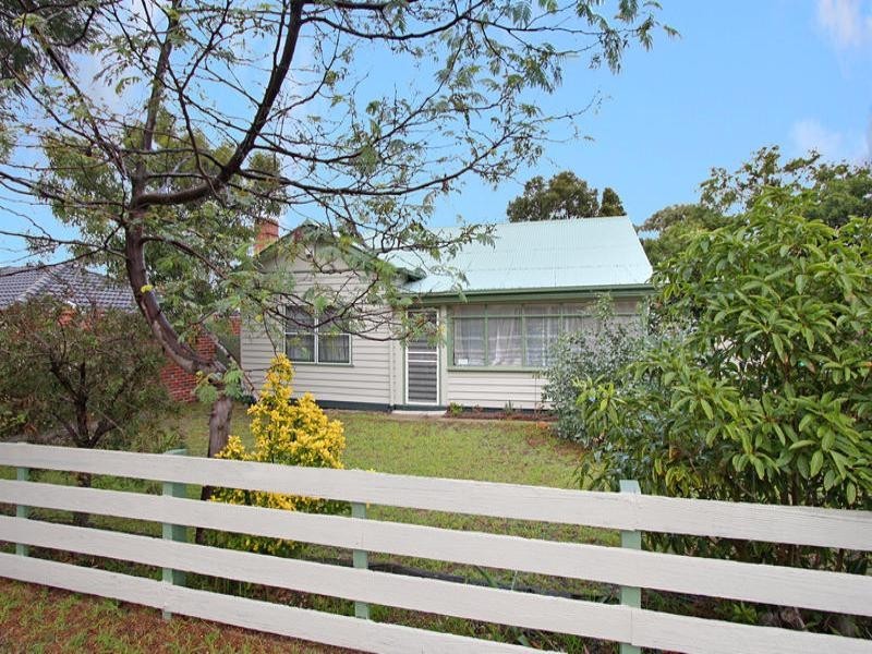 6 Springfield Avenue, Clayton South VIC 3169