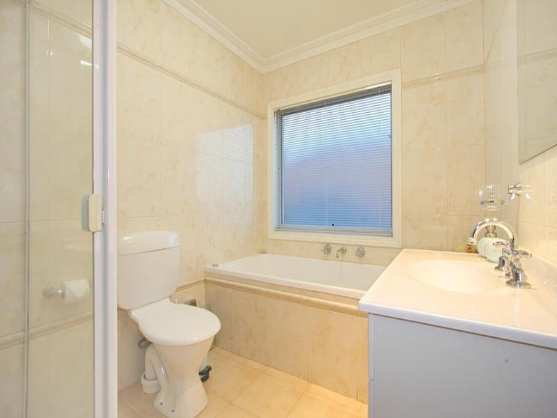 2/36 Atkinson Street, Chadstone VIC 3148