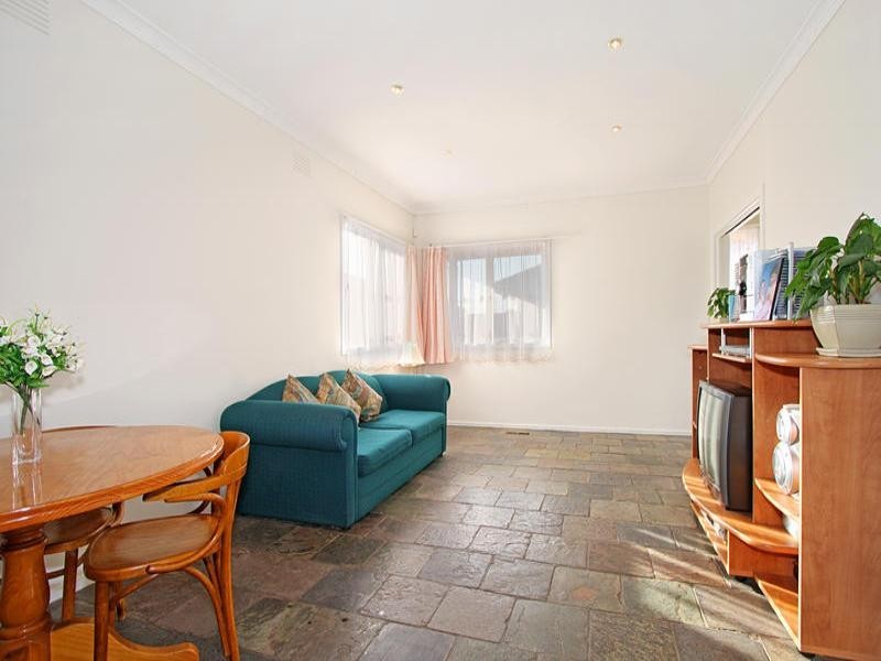 1/15 Warrigal Road, Hughesdale VIC 3166