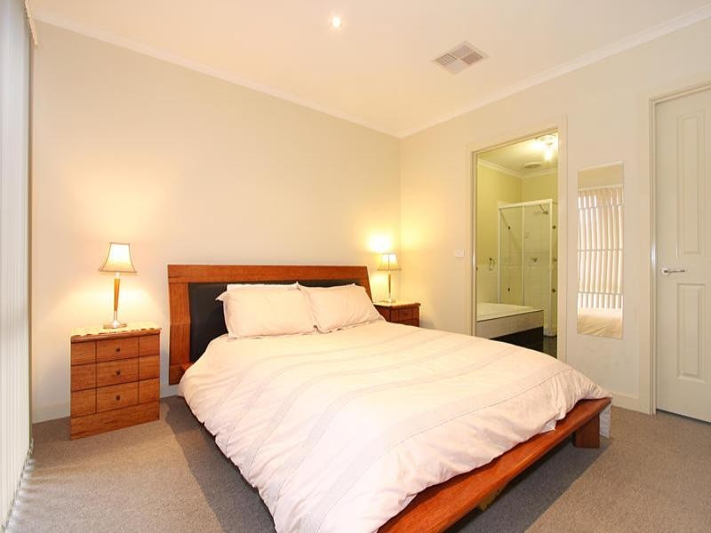 2/20 Faulkiner Street, Clayton VIC 3168