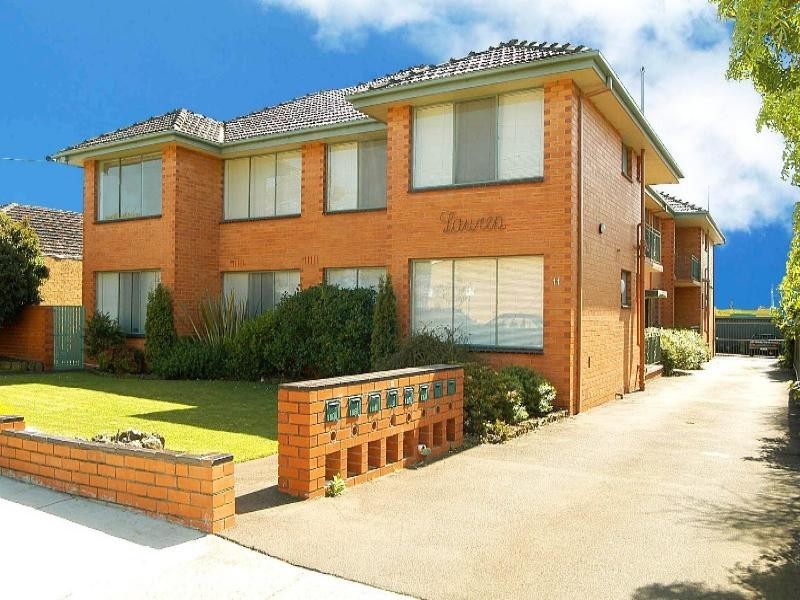 2/11 Logie Street, Oakleigh VIC 3166