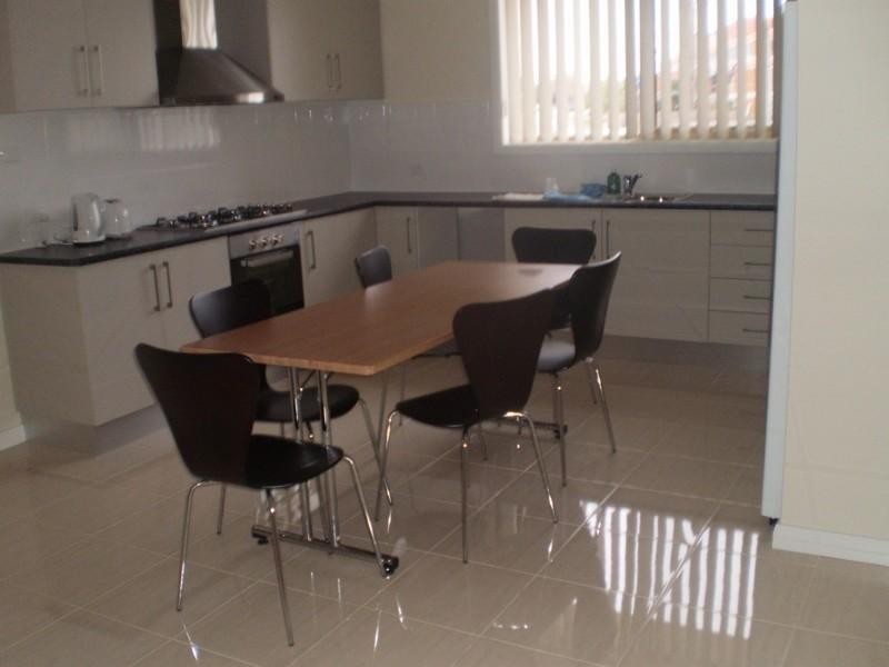 2/1 Batesford Road, Chadstone VIC 3148