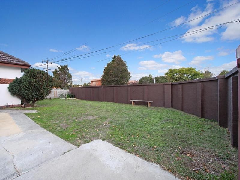 33 Chauvel Street, Bentleigh East VIC 3165