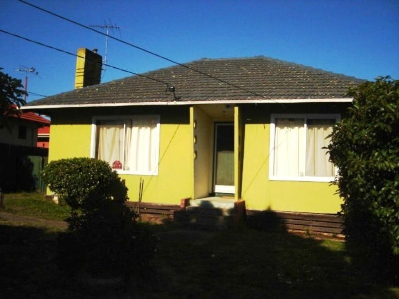 16 Nyrang Street, Chadstone VIC 3148