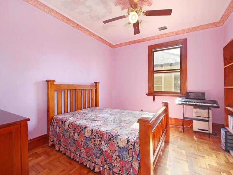 15 Downing Street, Oakleigh VIC 3166