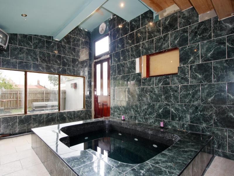 15 Downing Street, Oakleigh VIC 3166