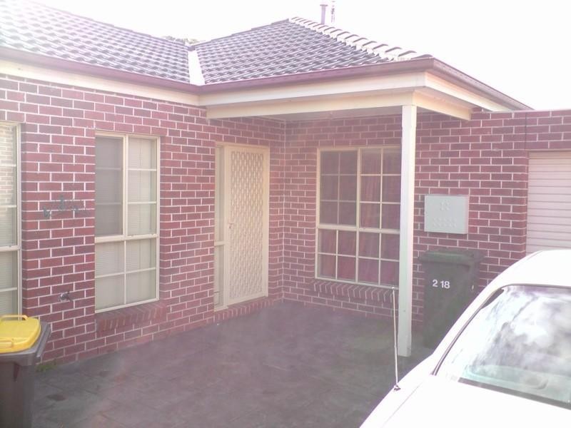 2/18 Calista Avenue, Oakleigh East VIC 3166