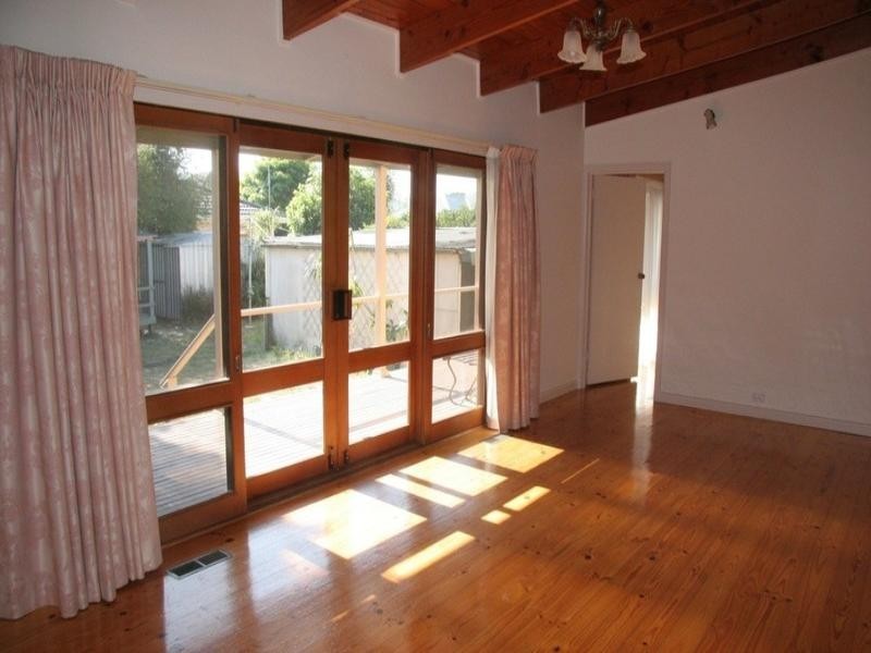 35 Hall Street, Mckinnon VIC 3204