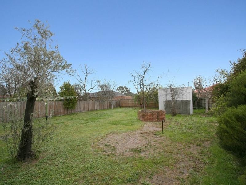 2/5 Gordon Avenue, Oakleigh East VIC 3166