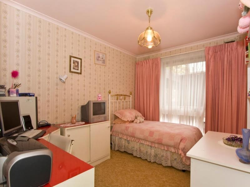 19 Orloff Close, Clayton South VIC 3169