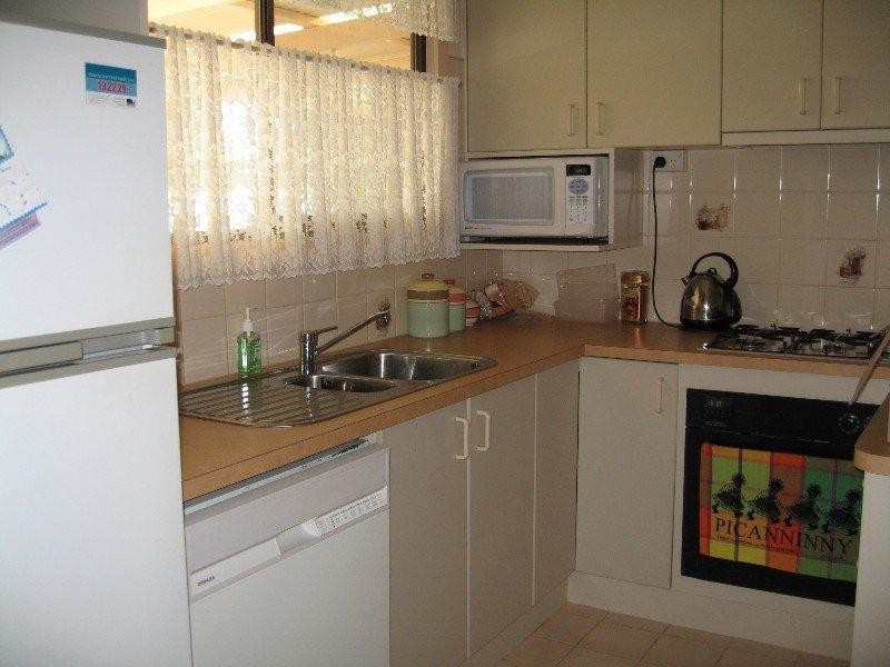 1 Jindabyne Avenue, Chadstone VIC 3148