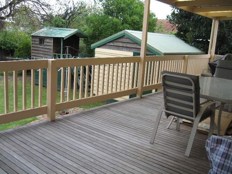 1 Jindabyne Avenue, Chadstone VIC 3148