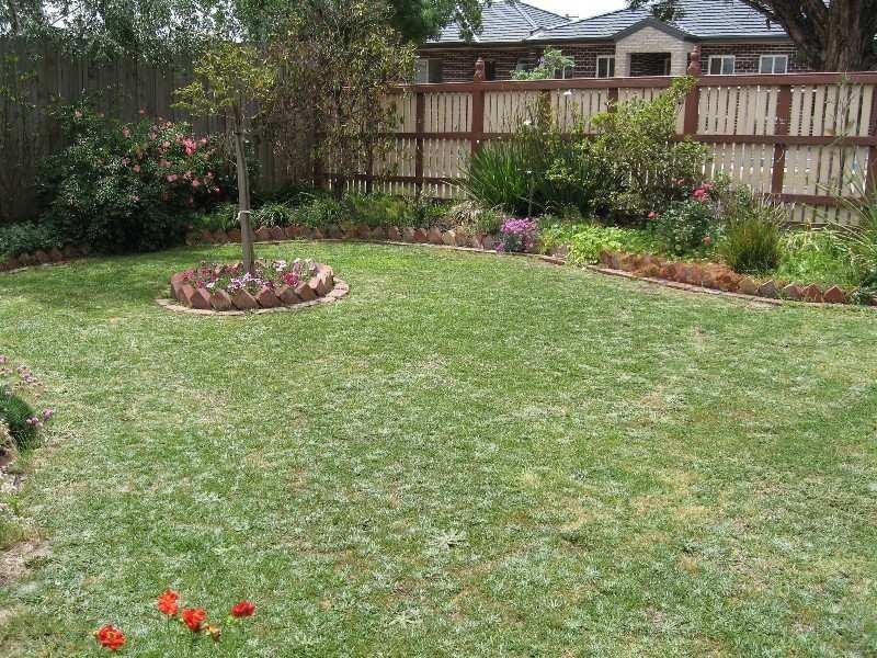 1 Jindabyne Avenue, Chadstone VIC 3148