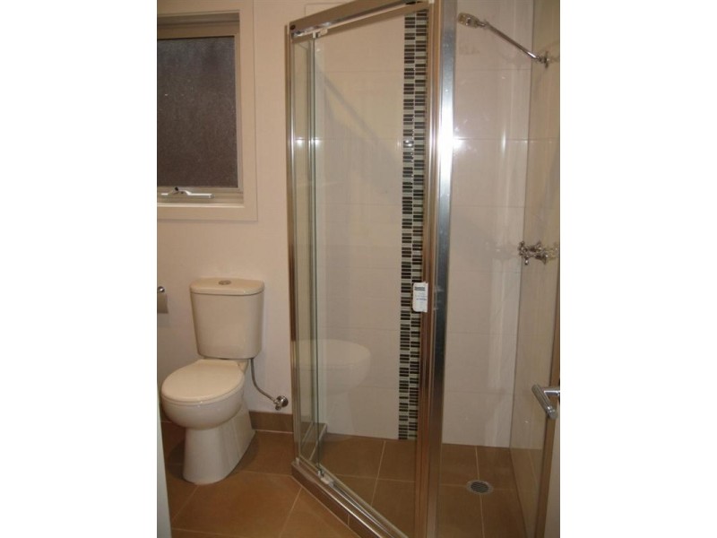 2/2 Greta Street, Oakleigh East VIC 3166