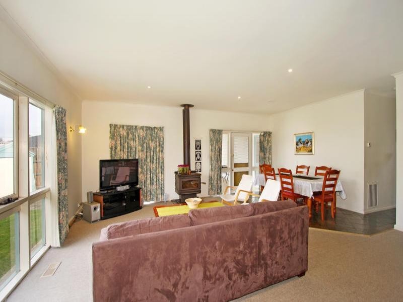 14 Robinson Street, Clayton VIC 3168