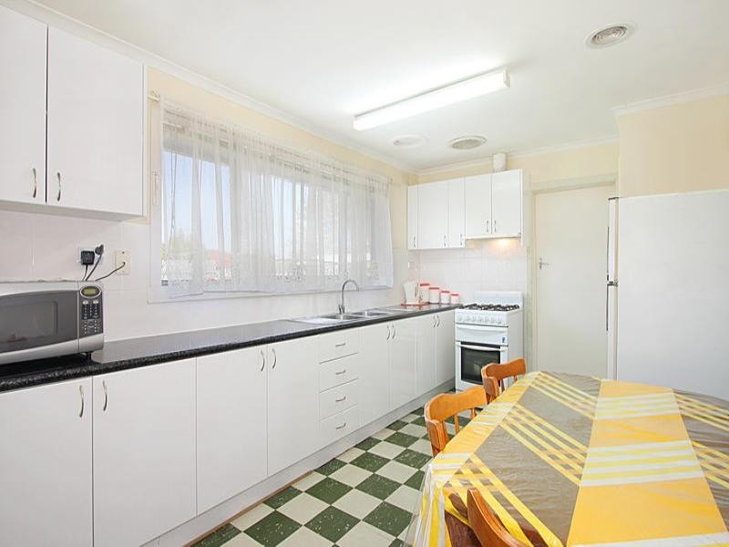 2 Milton Avenue, Clayton VIC 3168