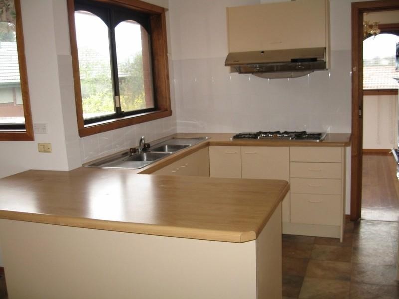 17 Outlook Court, Chadstone VIC 3148