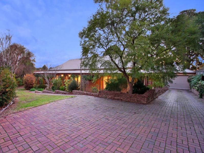 2 Grange Street, Oakleigh South VIC 3167