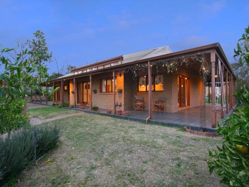 2 Grange Street, Oakleigh South VIC 3167