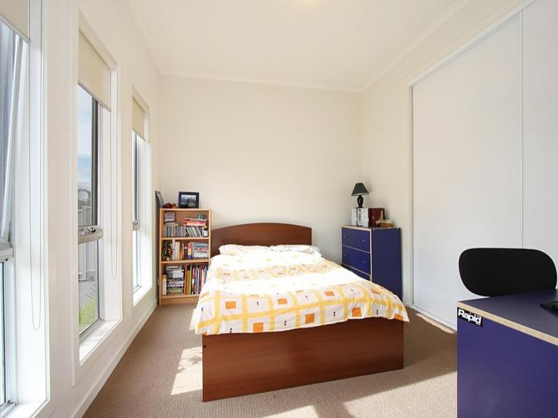 2/18 Clovis Street, Oakleigh East VIC 3166