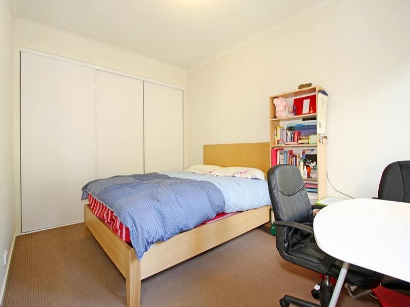 2/18 Clovis Street, Oakleigh East VIC 3166