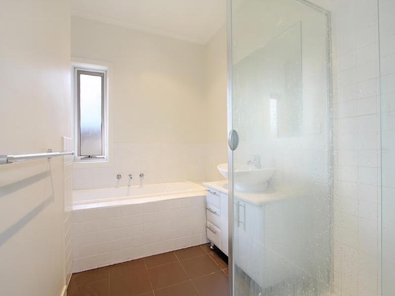 2/18 Clovis Street, Oakleigh East VIC 3166