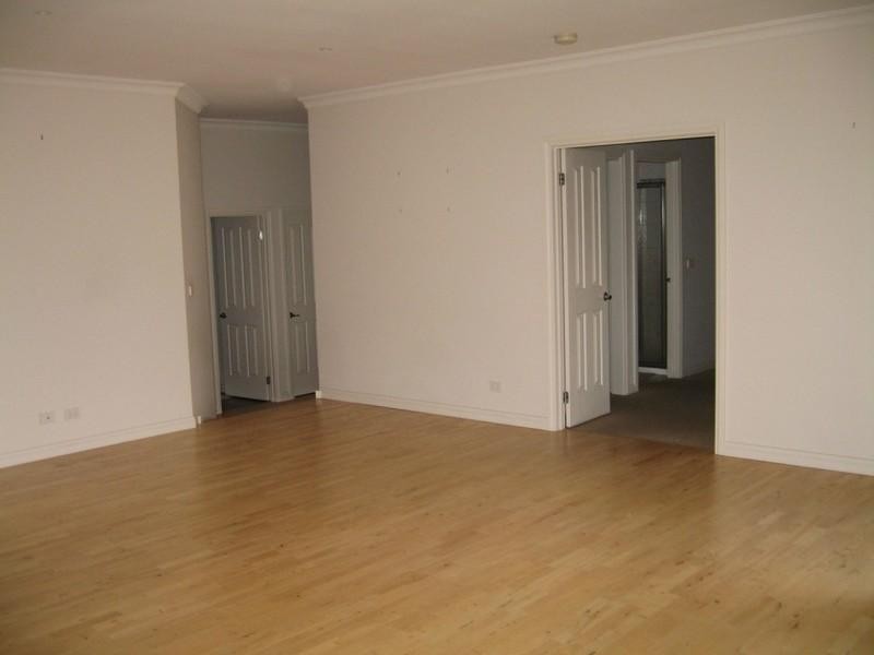 2/7 State Street, Oakleigh VIC 3166