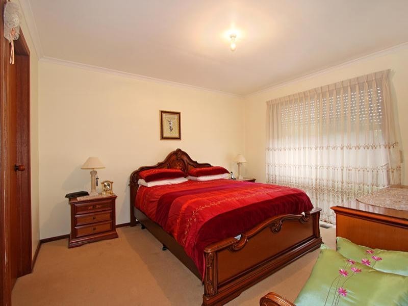 8 Pecan Court, Oakleigh South VIC 3167