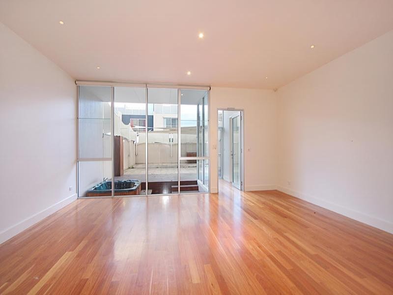 151 Beaconsfield Parade, Middle Park VIC 3206