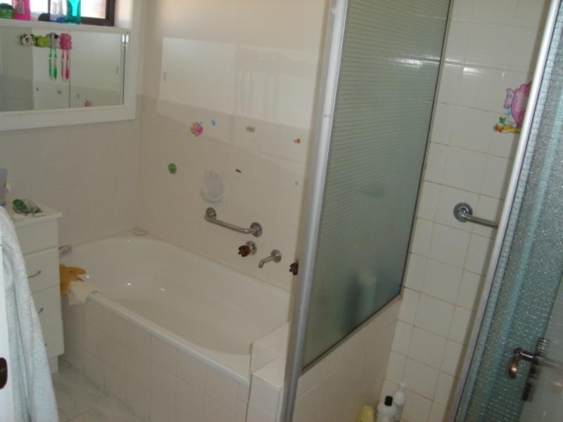 3/4 Normanby Street, Hughesdale VIC 3166