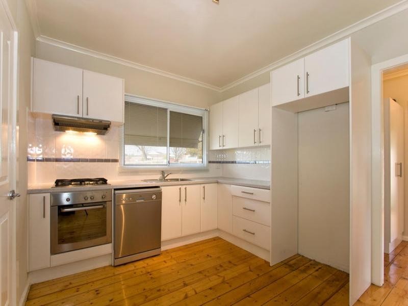 8 Moorong Street, Chadstone VIC 3148