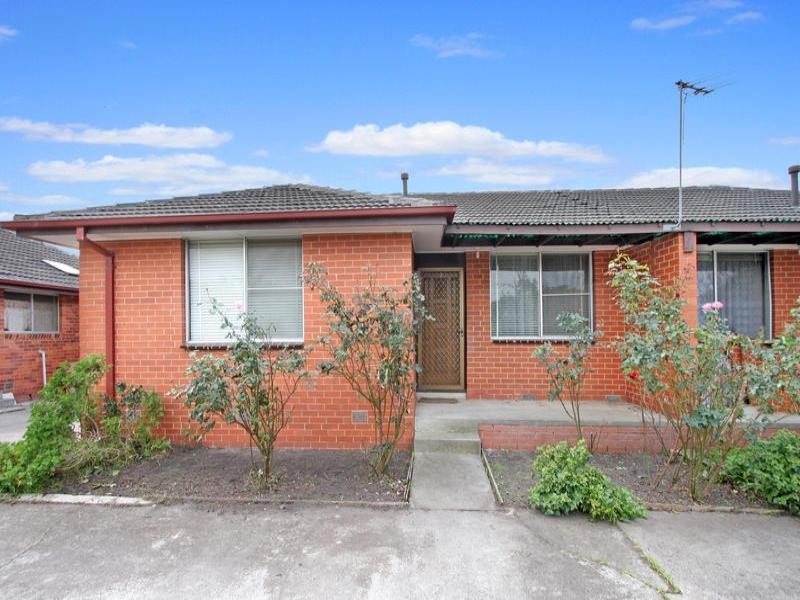 2/8 Burns Avenue, Clayton VIC 3168