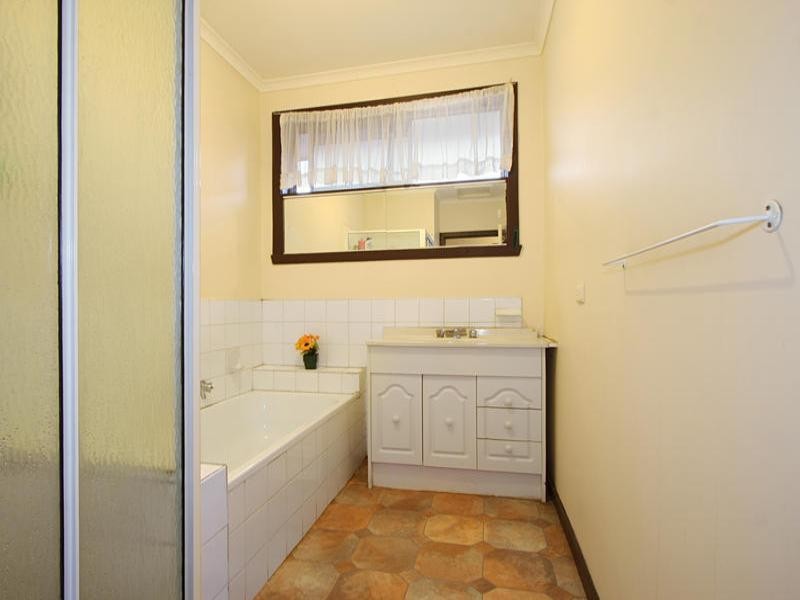 2/8 Burns Avenue, Clayton VIC 3168