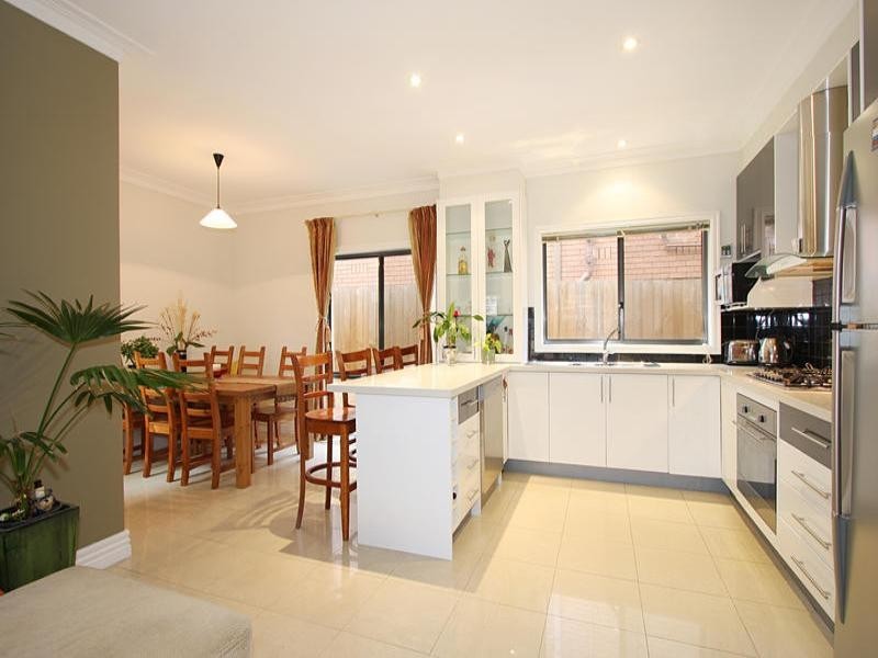 2a Alexander Avenue, Oakleigh East VIC 3166