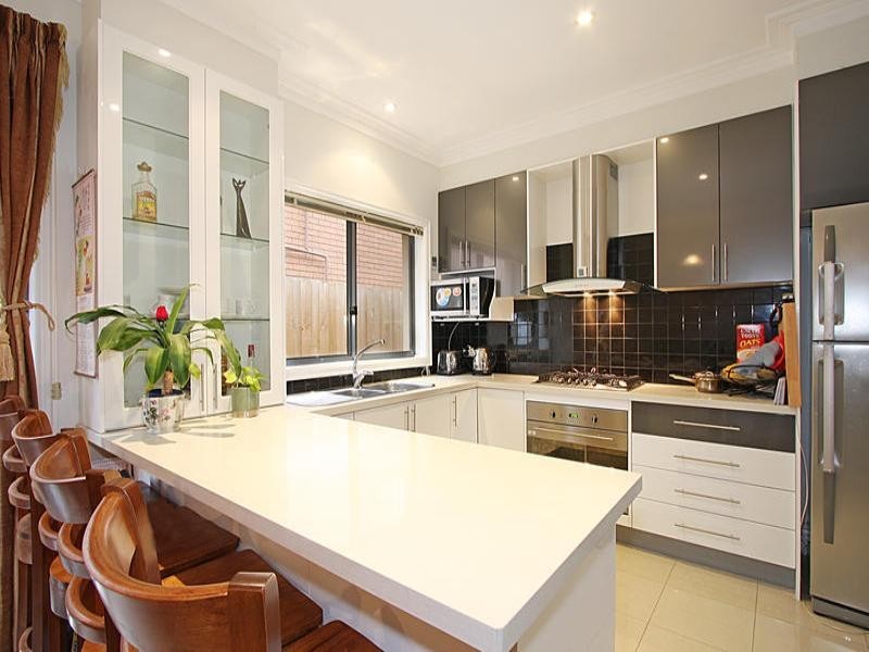 2a Alexander Avenue, Oakleigh East VIC 3166