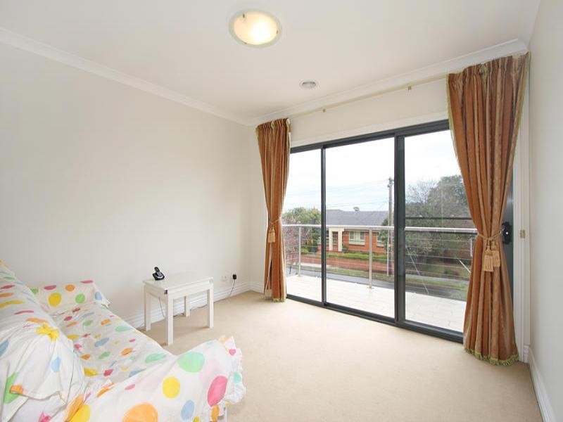 2a Alexander Avenue, Oakleigh East VIC 3166