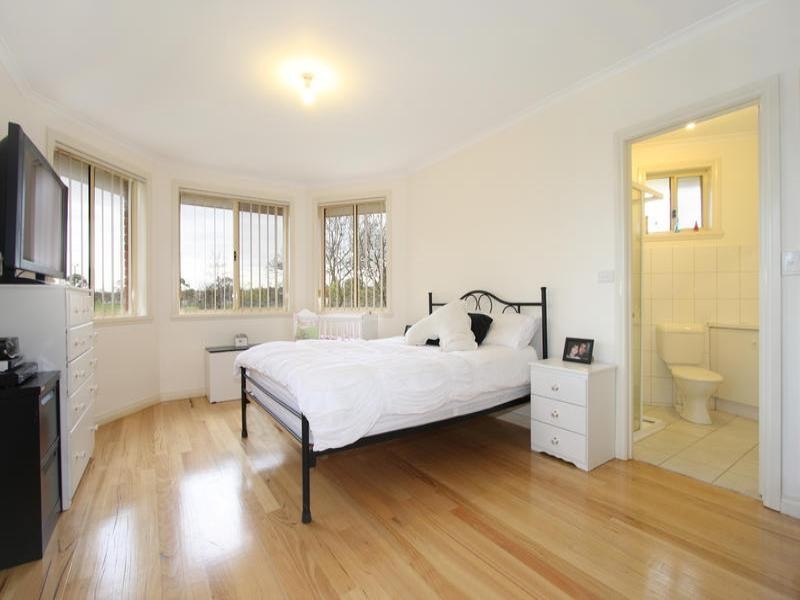 2 Alfred Grove, Oakleigh East VIC 3166