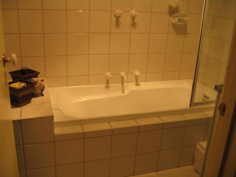 16 Elmtree Terrace, Chadstone VIC 3148